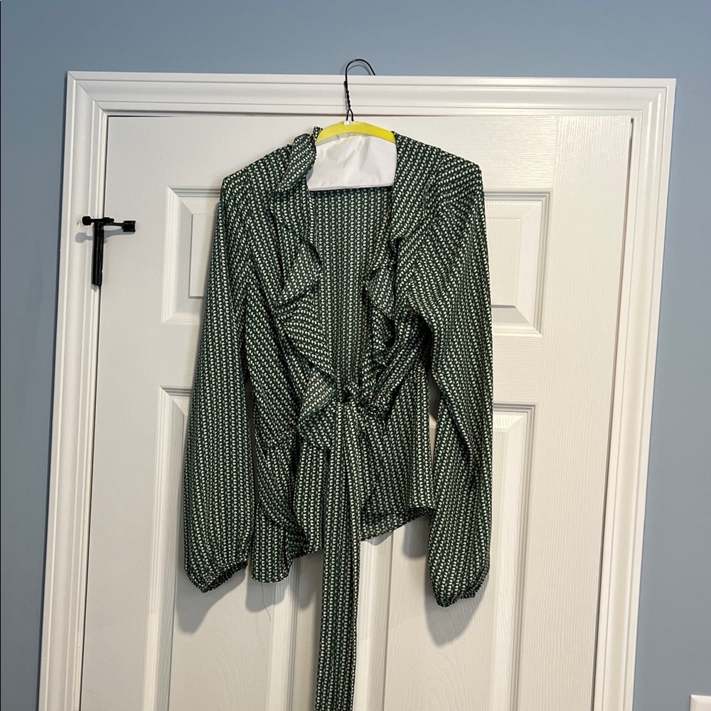 Max Studio Green Patterned Blouse - image 1